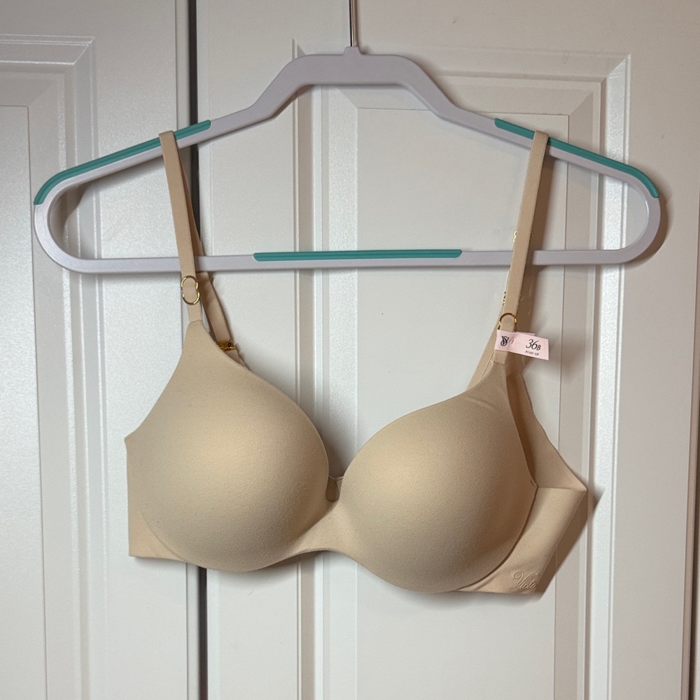 Victoria’s Secret “Incredible” Bra